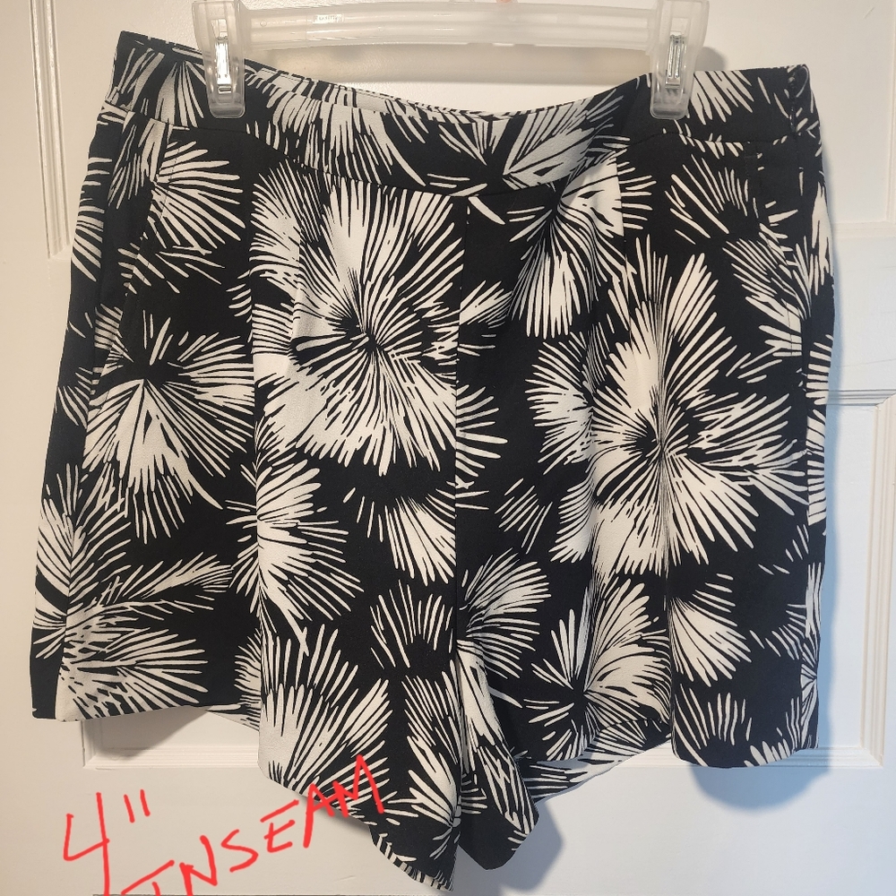 Ann Taylor Shorts. Black & White. "Fern" pattern 4" inseam. Size 14